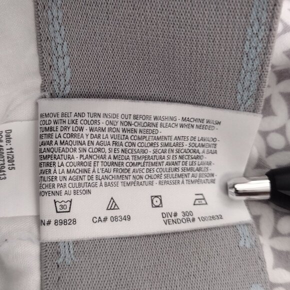 Gloria Vanderbilt Charlene White Gray Geometric Print Capri Pants Size 6 - Picture 11 of 13